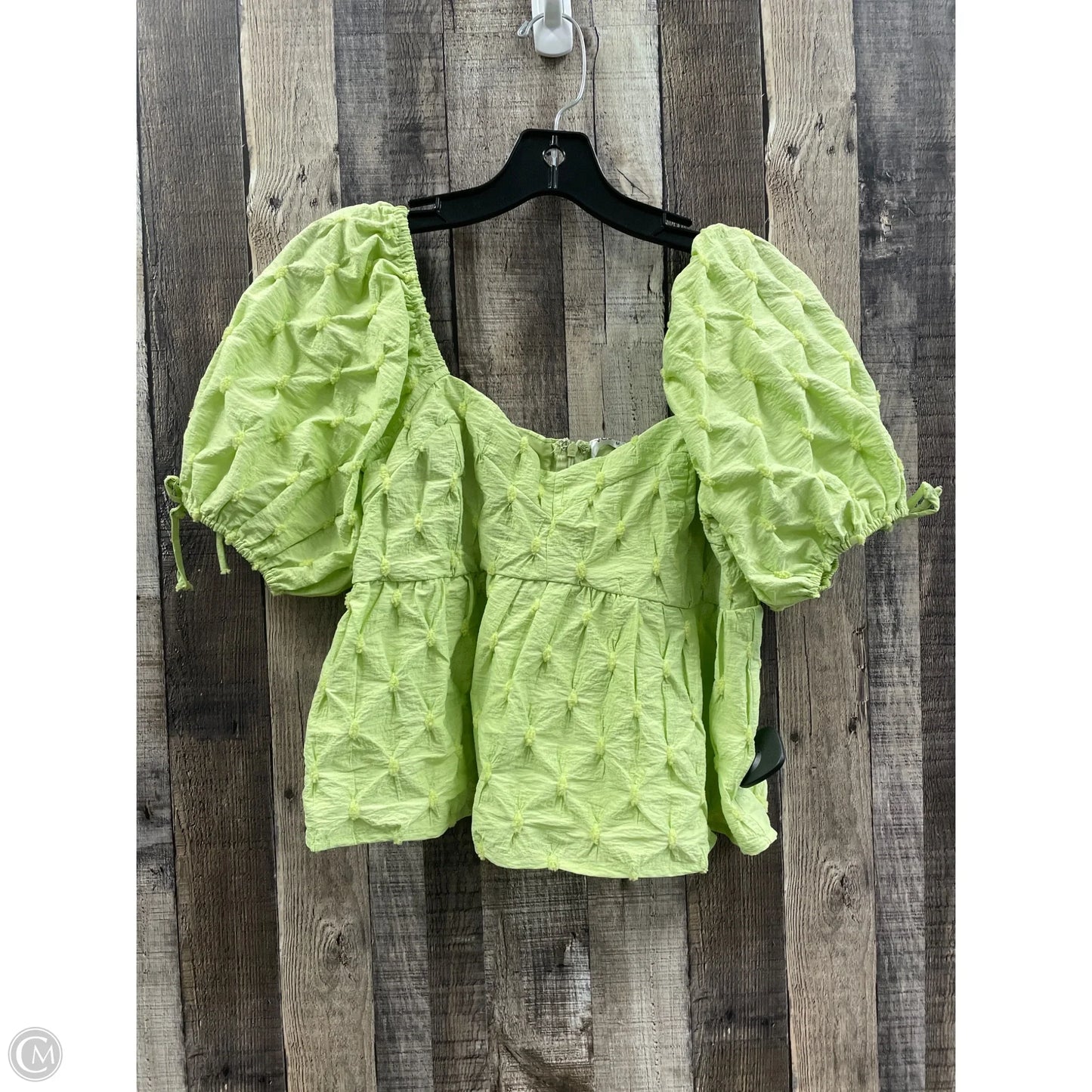 Top Short Sleeve By Vestique In Green, Size: M