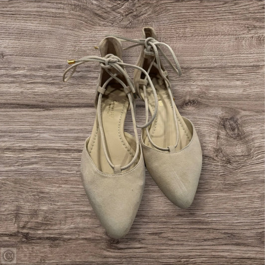 Shoes Flats By Garnet Hill In Cream, Size: 6