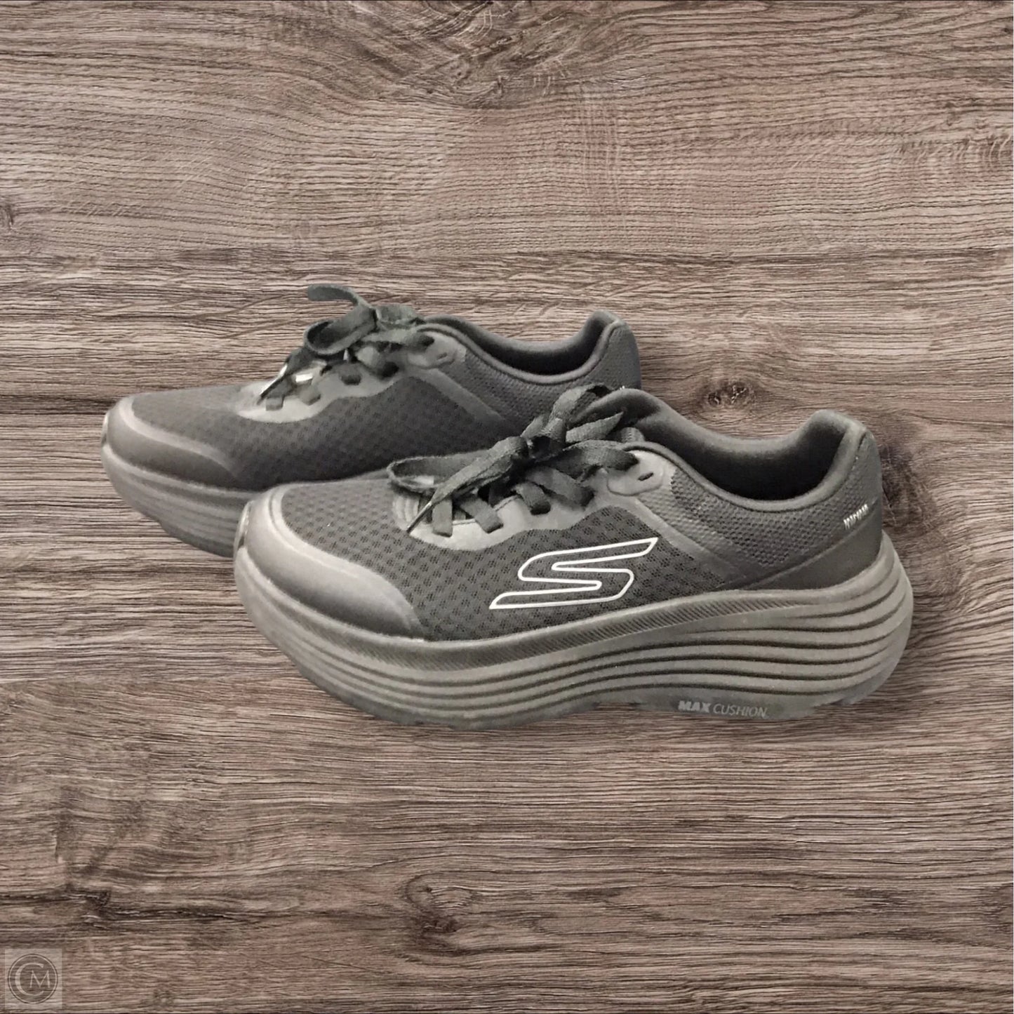 Shoes Athletic By Skechers In Black, Size: 8.5