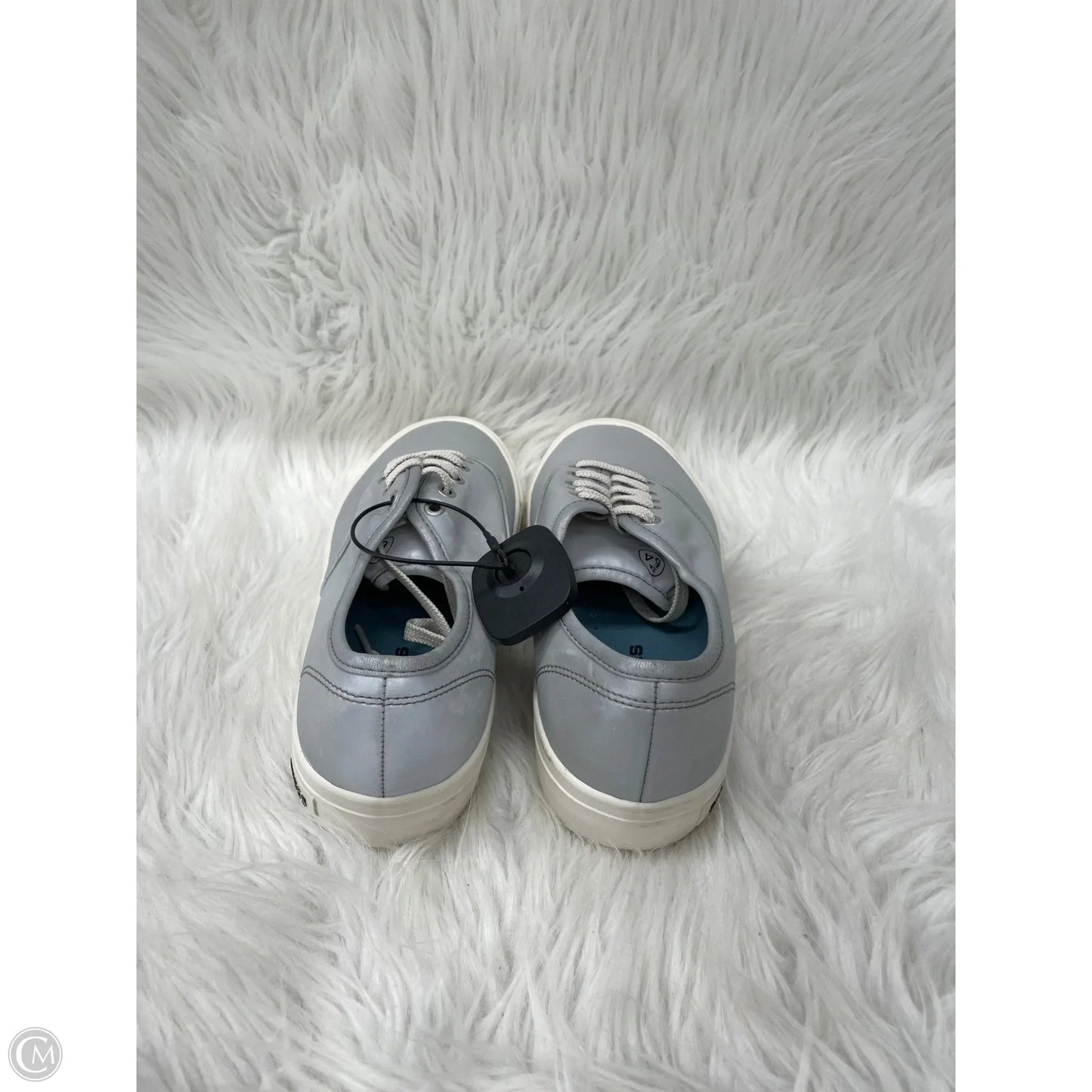 Shoes Sneakers By Cmc In Silver, Size: 9