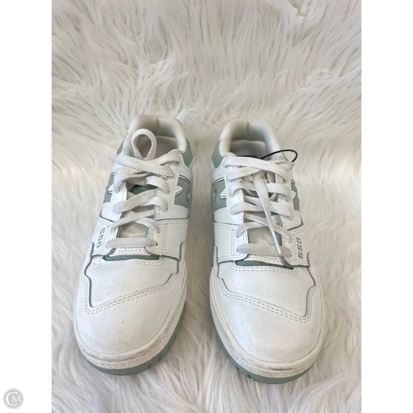 Shoes Sneakers By New Balance In Green & White, Size: 8.5