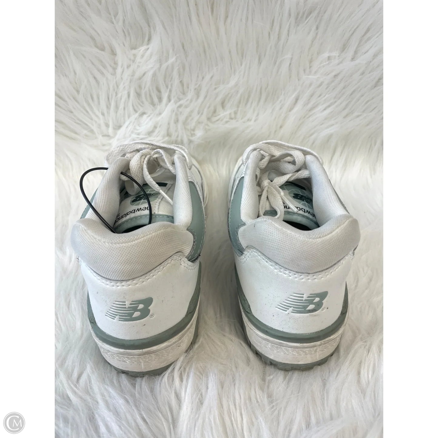 Shoes Sneakers By New Balance In Green & White, Size: 8.5