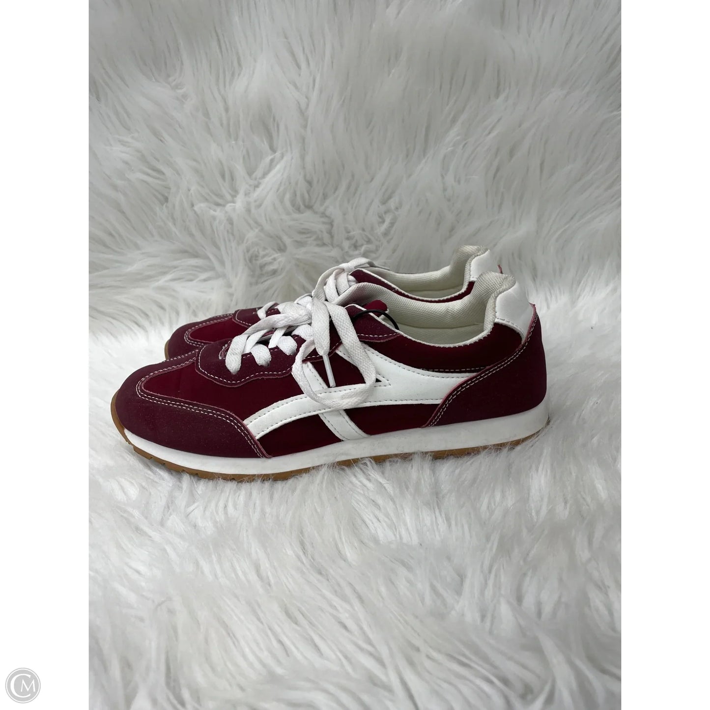 Shoes Sneakers By Clothes Mentor In Maroon, Size: 9