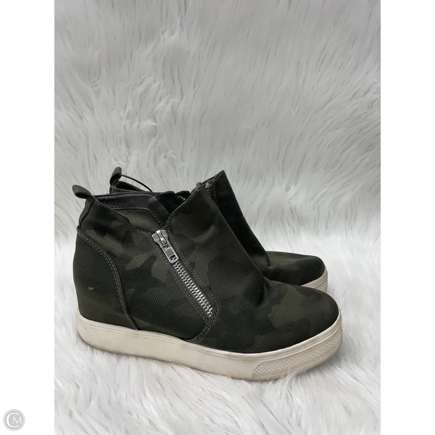 Shoes Sneakers By Steve Madden In Camouflage Print, Size: 7.5
