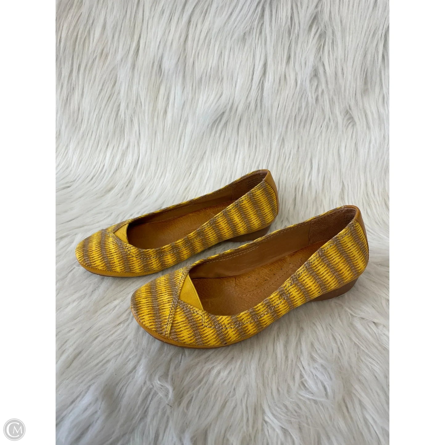 Shoes Flats By Clothes Mentor In Brown & Yellow, Size: 7