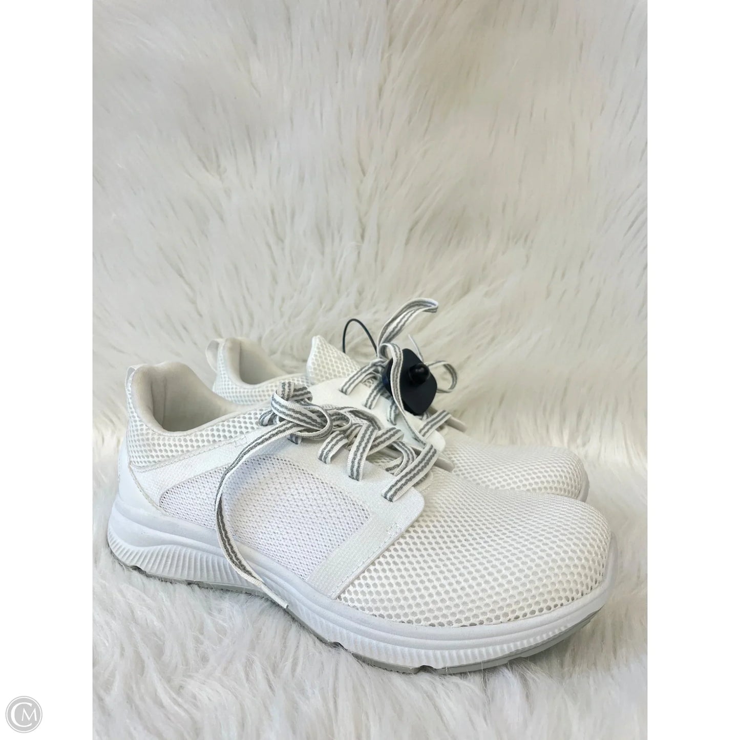 Shoes Athletic By Avia In White, Size: 9
