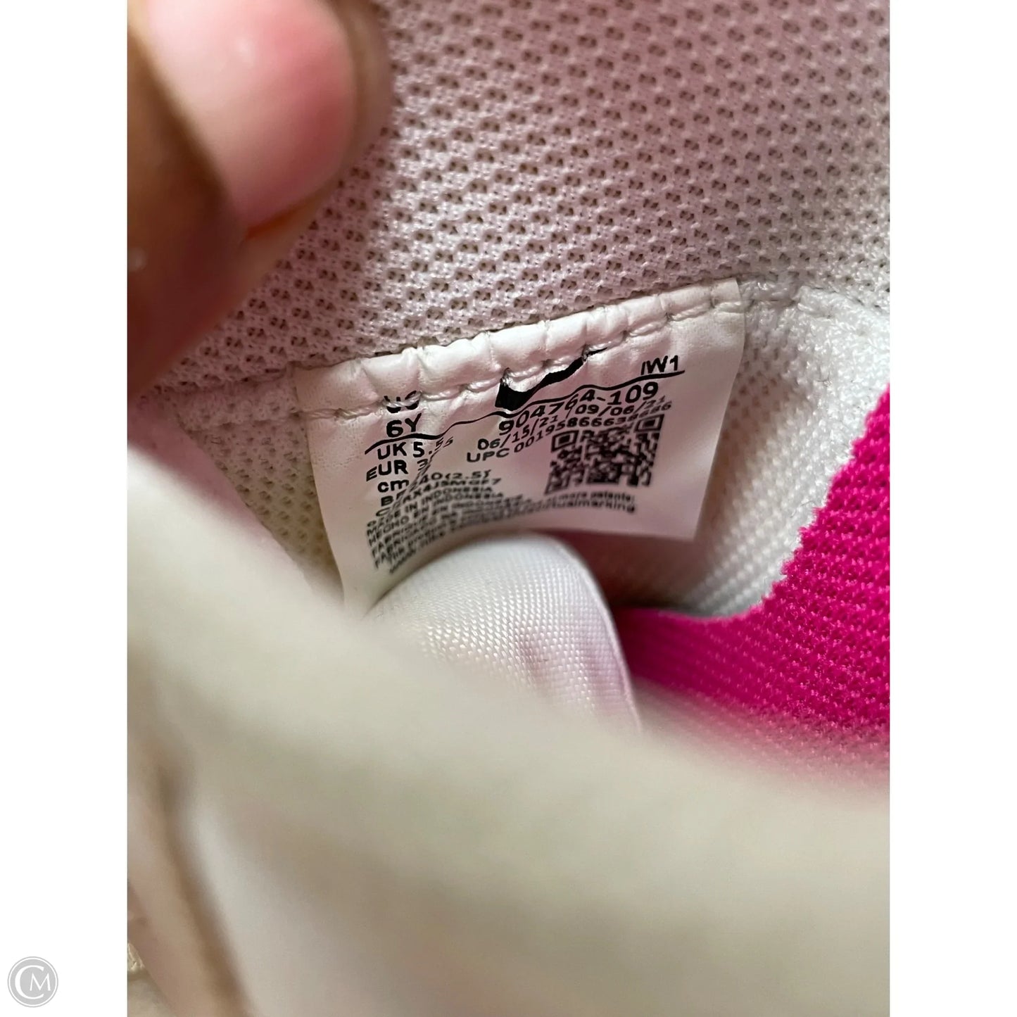 Shoes Sneakers By Nike In Pink & White, Size: 7.5