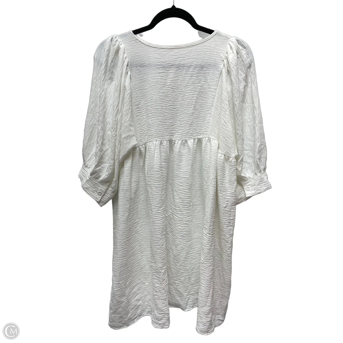 Dress Casual Short By Clothes Mentor In White, Size: L