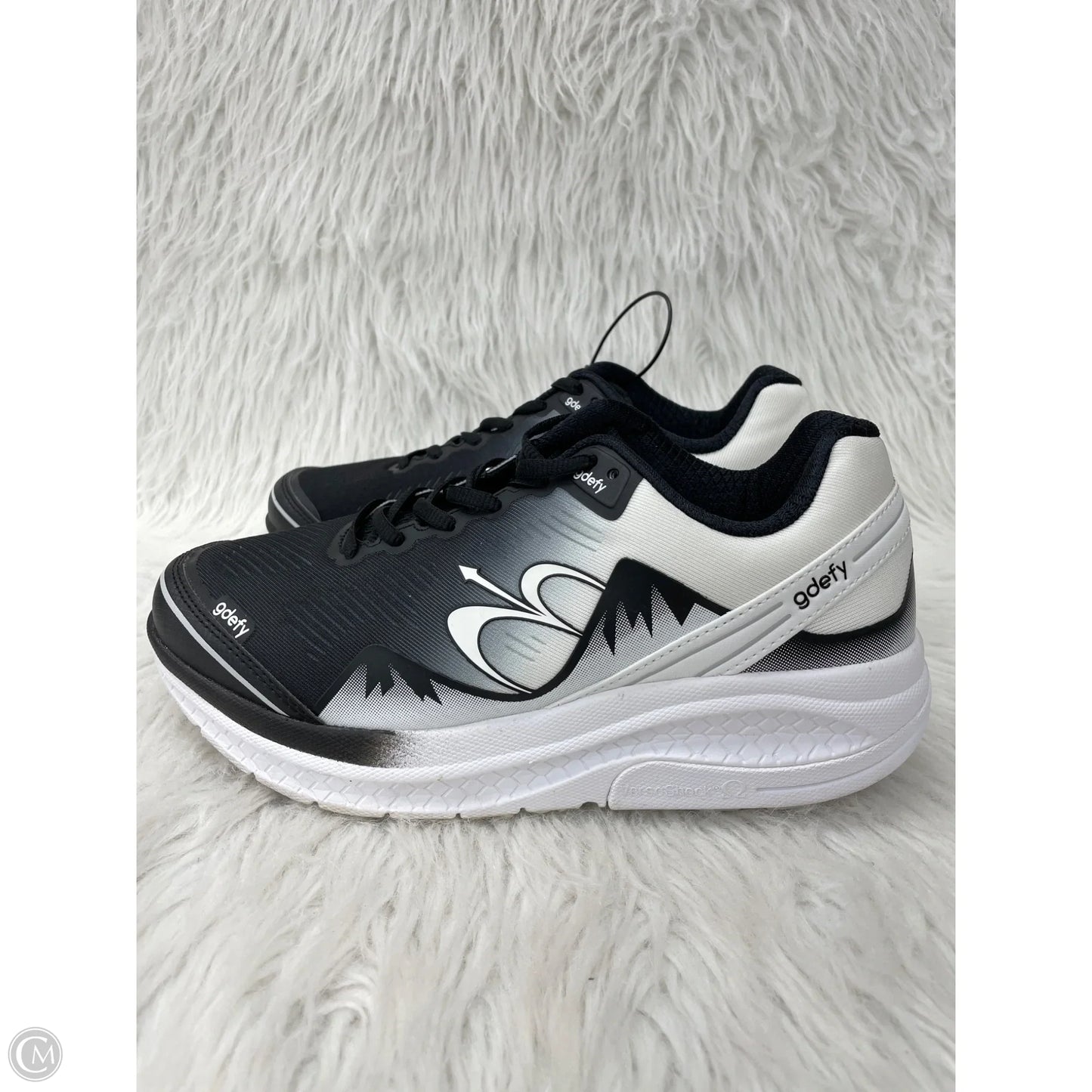 Shoes Athletic By Cmb In Black & White, Size: 8