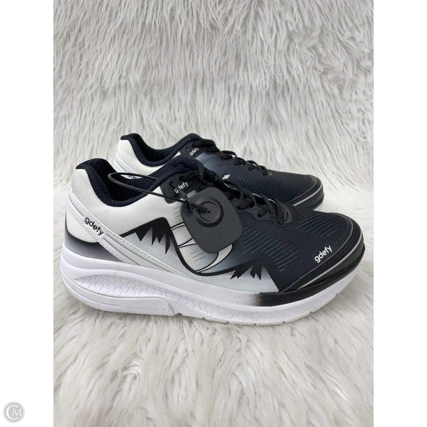 Shoes Athletic By Cmb In Black & White, Size: 8