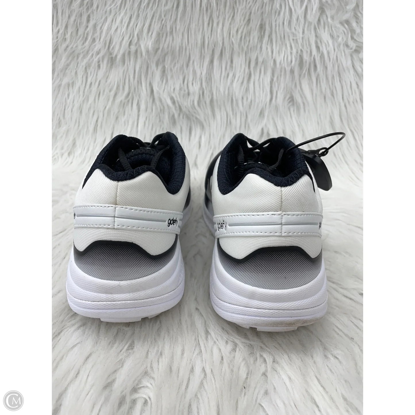 Shoes Athletic By Cmb In Black & White, Size: 8