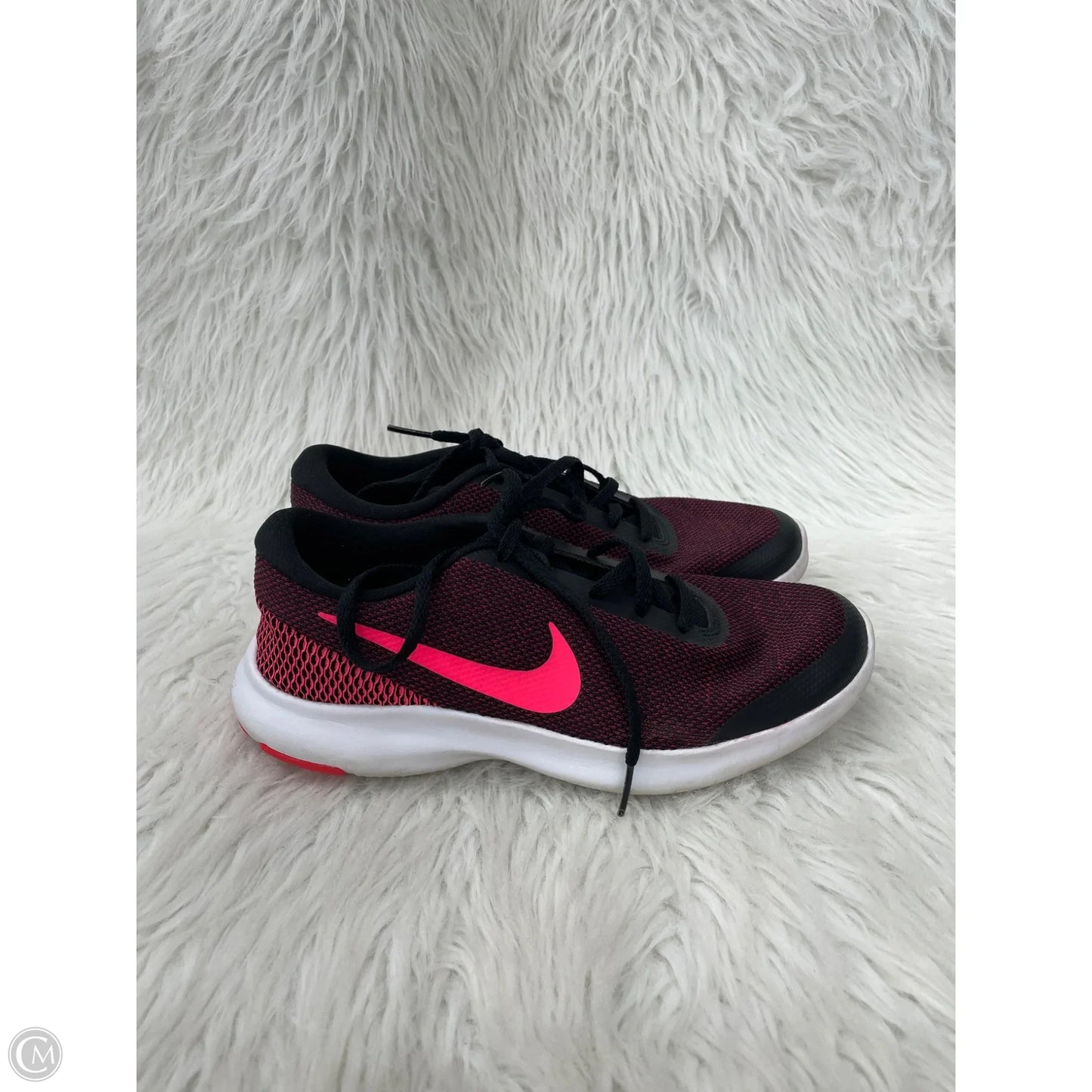 Shoes Athletic By Nike In Black & Gold, Size: 7.5