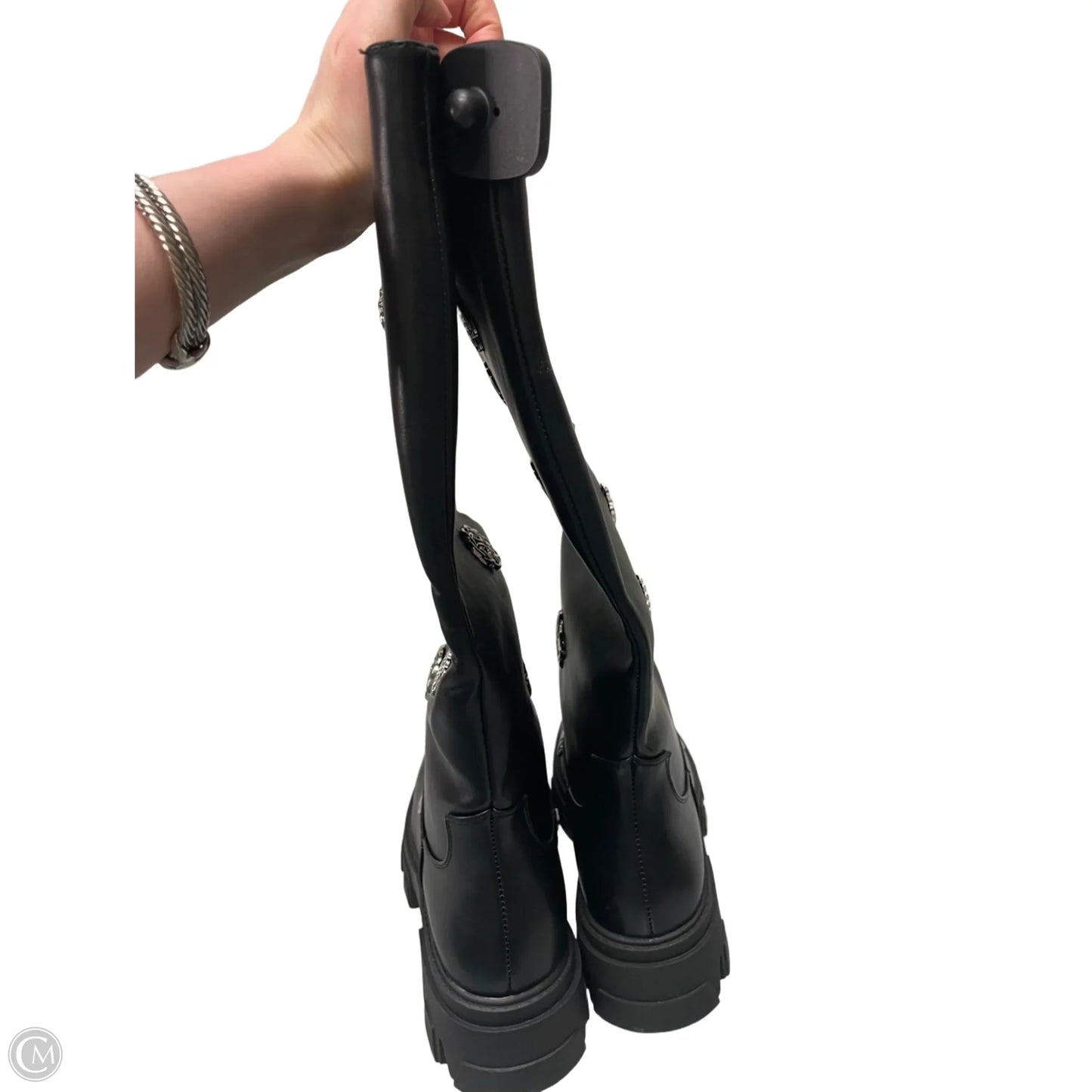 Boots Mid-calf Flats By Clothes Mentor In Black & Silver, Size: 8