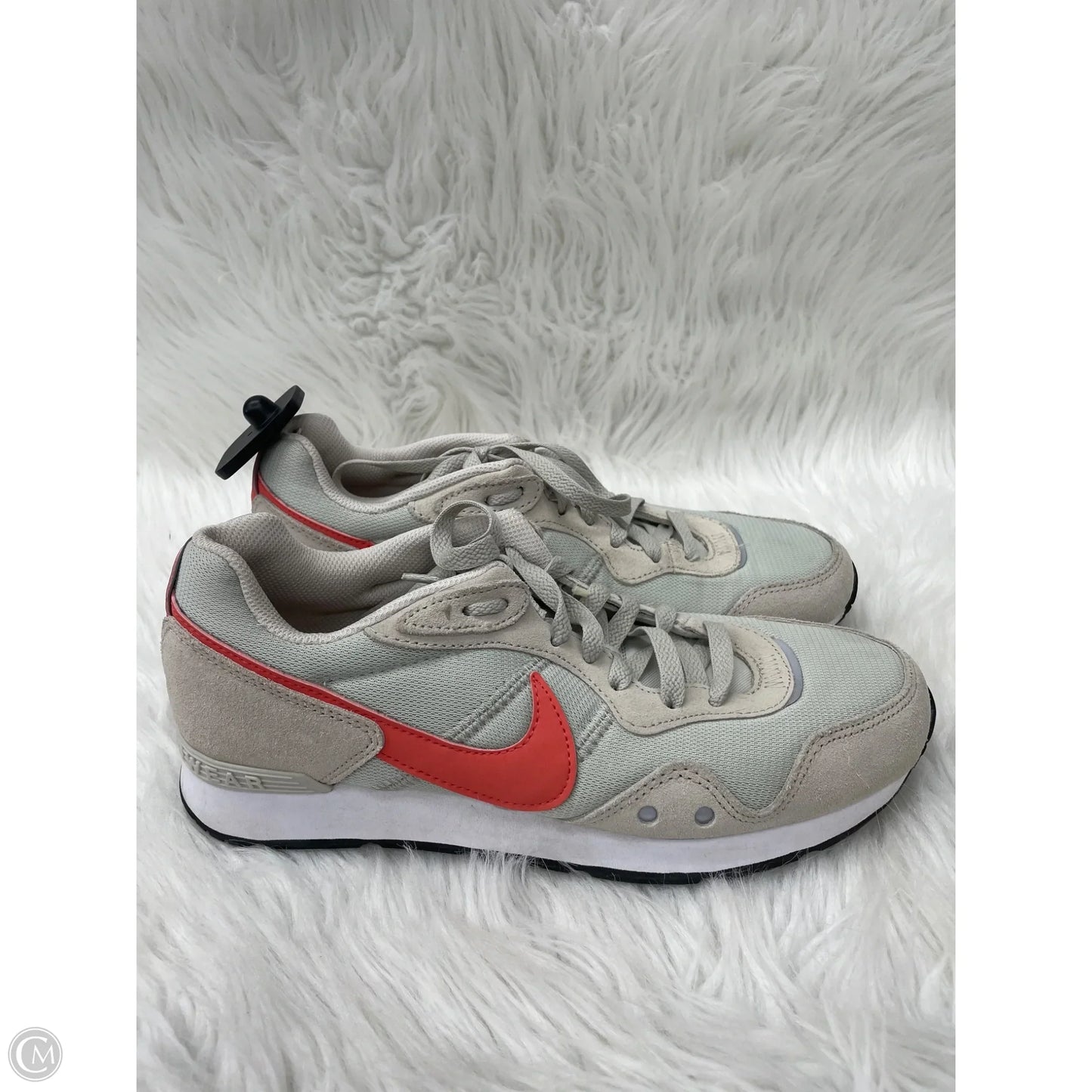 Shoes Sneakers By Nike In Grey & Pink, Size: 9