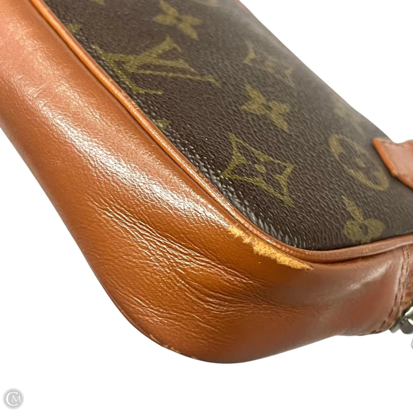 Crossbody Luxury Designer By Louis Vuitton, Size: Medium