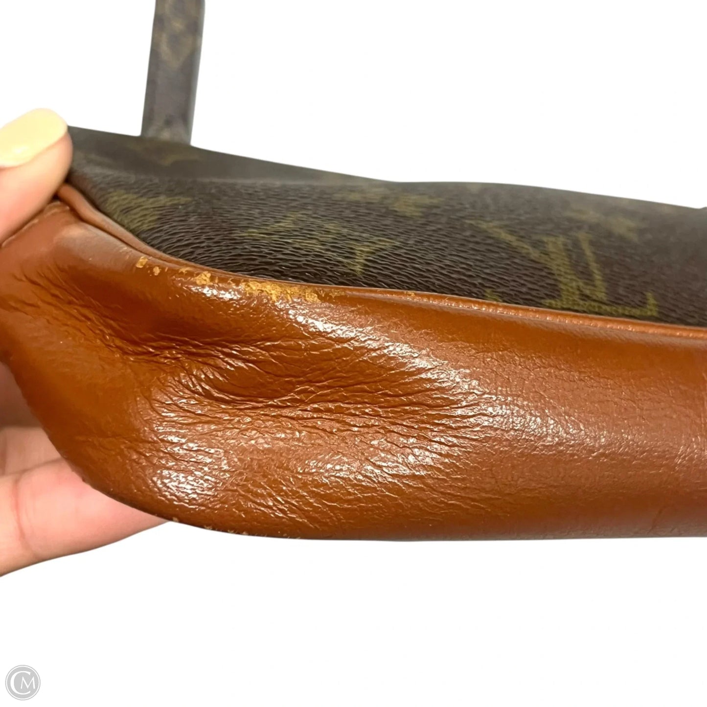 Crossbody Luxury Designer By Louis Vuitton, Size: Medium