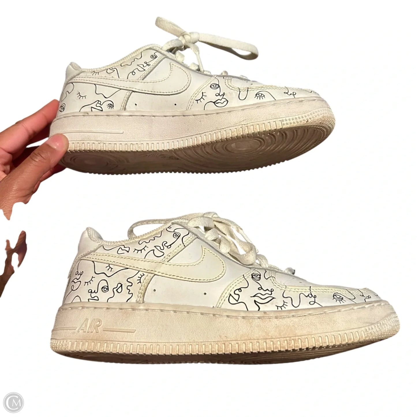 Shoes Sneakers By Nike In White, Size: 7