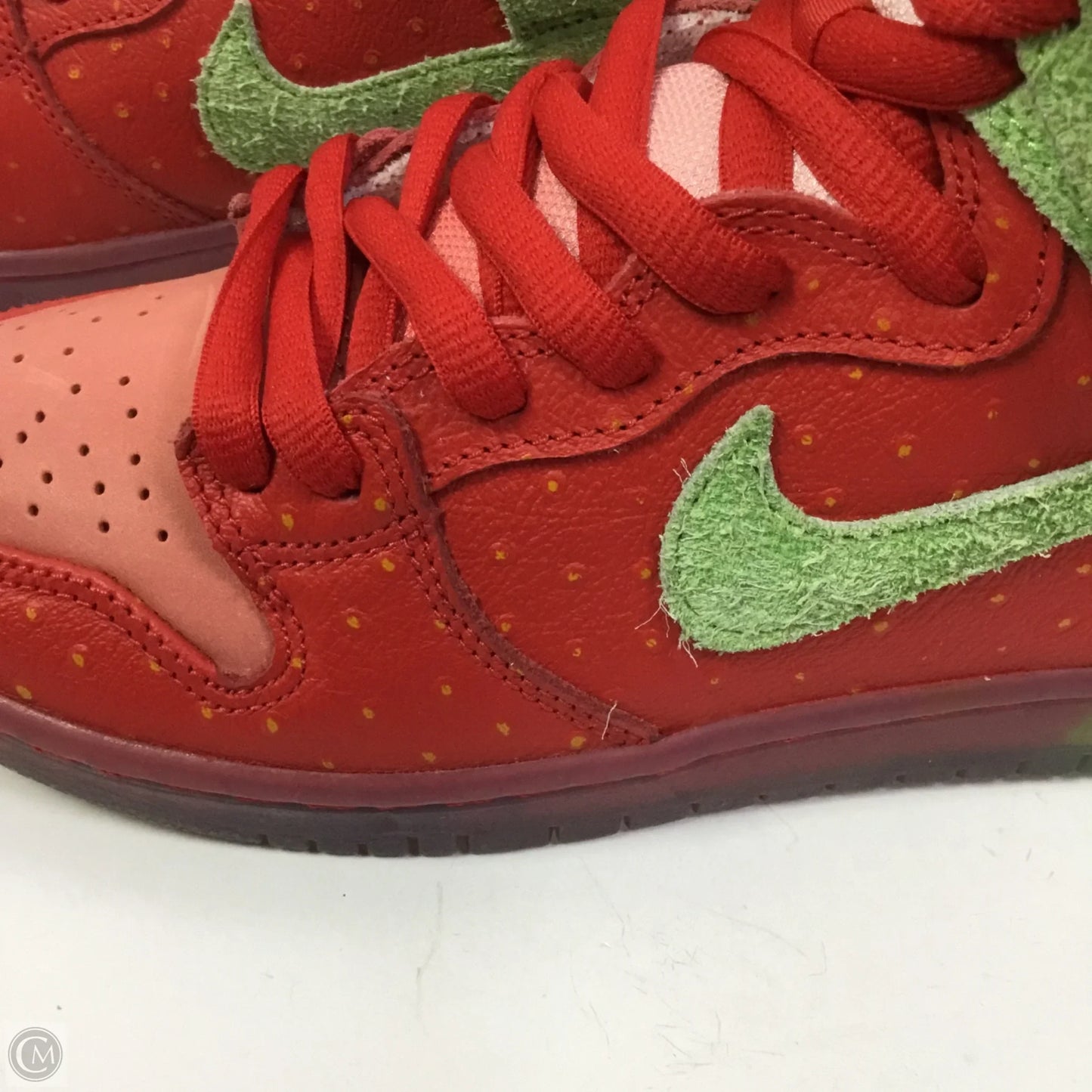 Shoes Sneakers By Nike In Green & Red, Size: 8.5