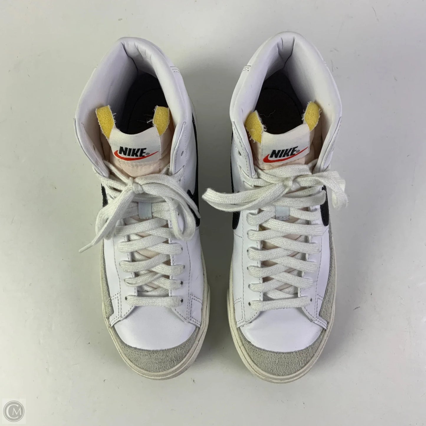 Shoes Sneakers By Nike In White, Size: 8.5