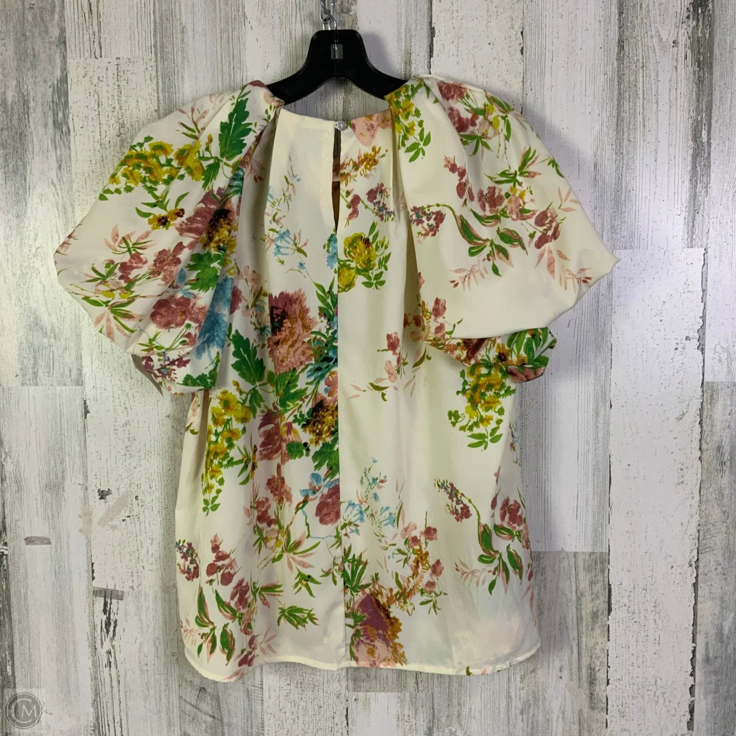 Top Short Sleeve By Fabrik In Cream, Size: M