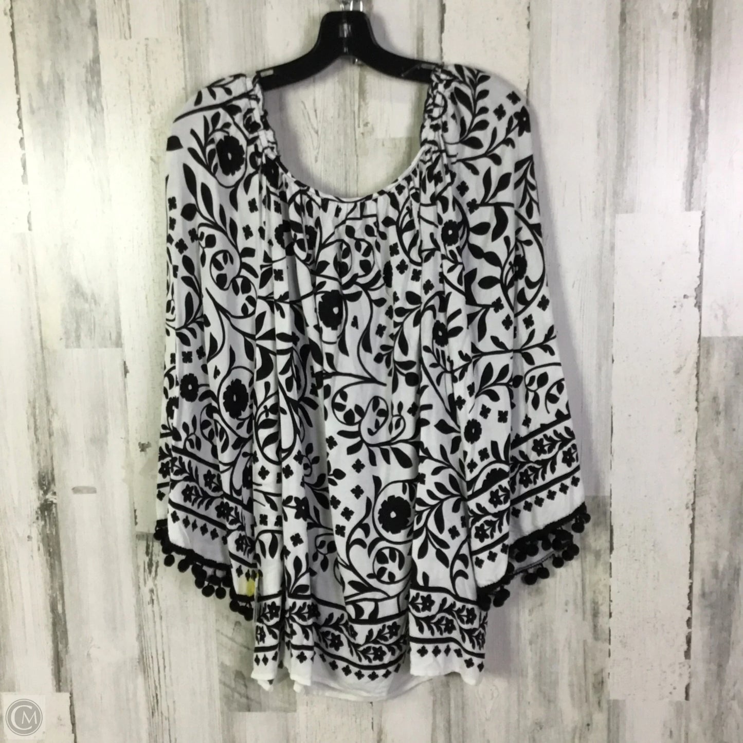 Top Long Sleeve By Cato In Black & White, Size: 2x