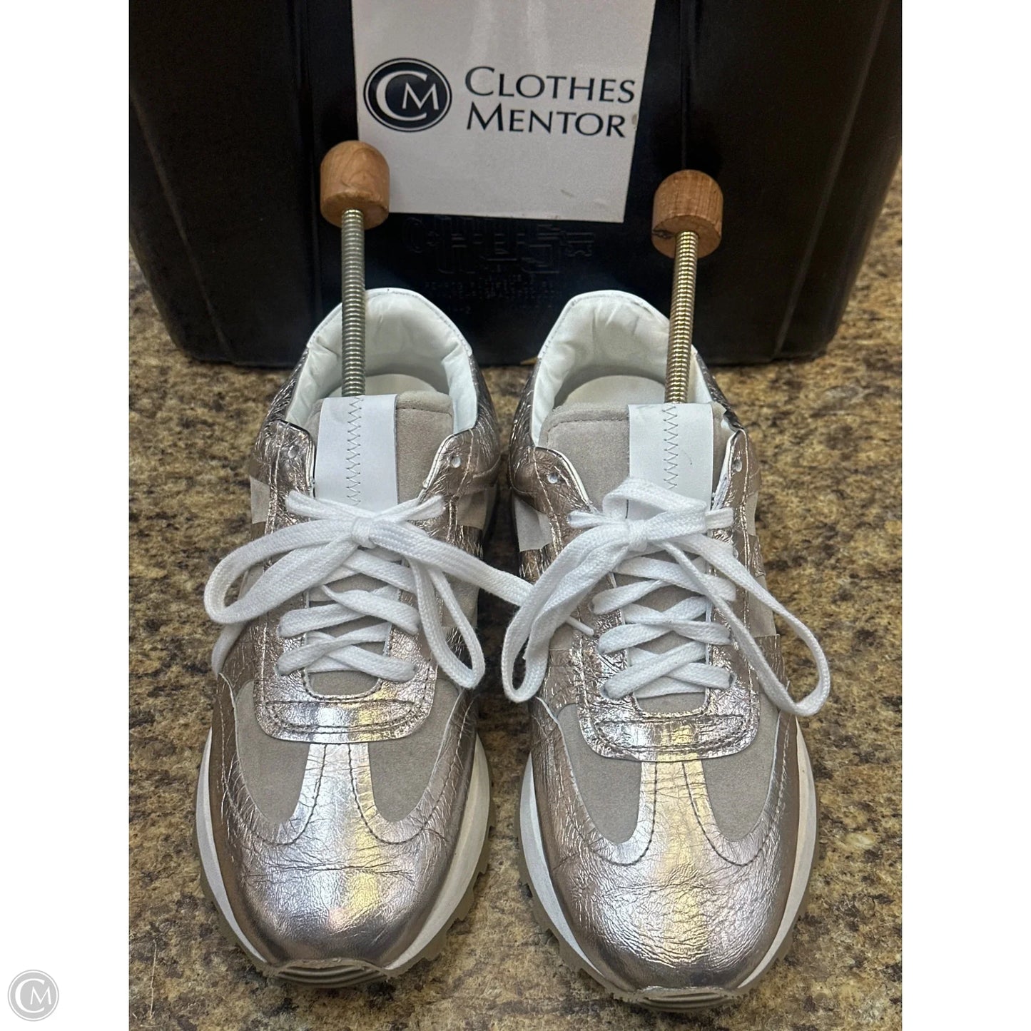 Shoes Athletic By Donald Pliner In Bronze, Size: 9
