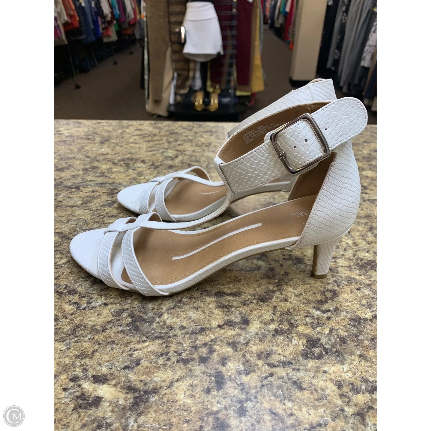 Shoes Heels Kitten By New Directions In White, Size: 9.5
