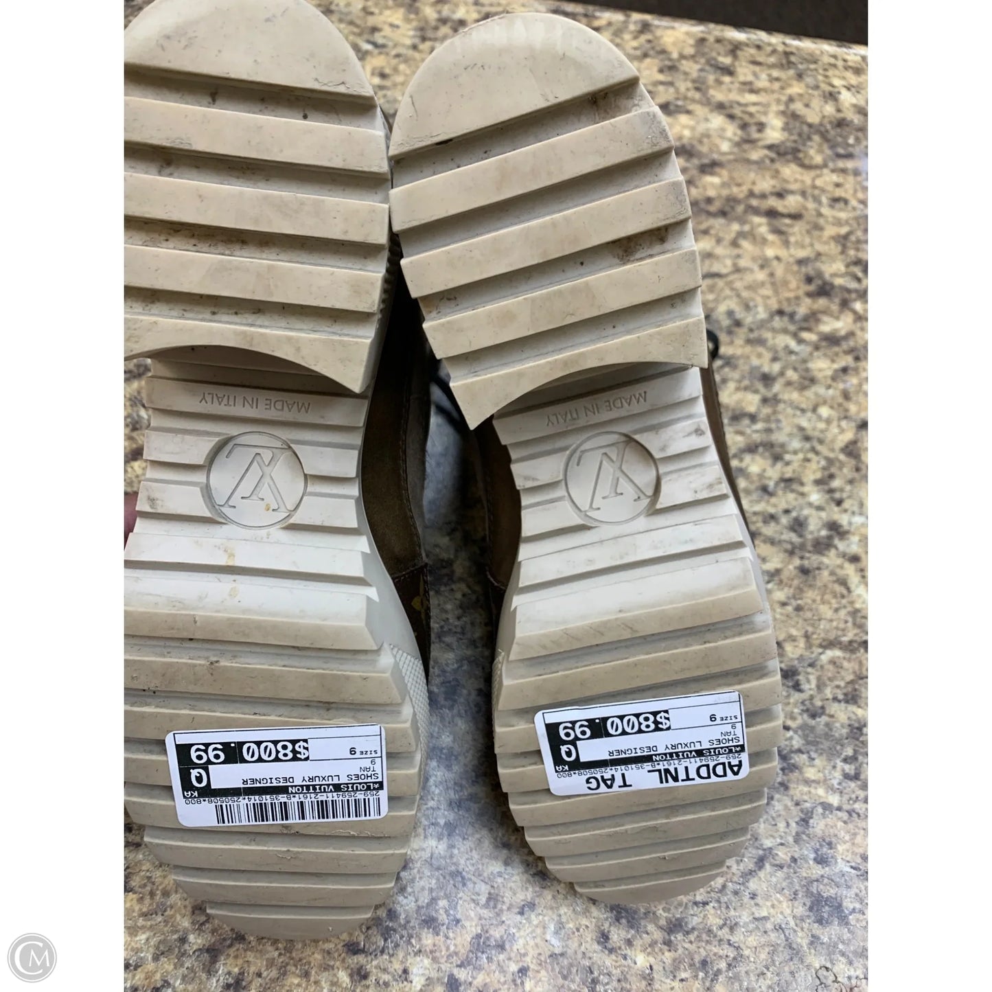 Shoes Luxury Designer By Louis Vuitton In Tan, Size: 9