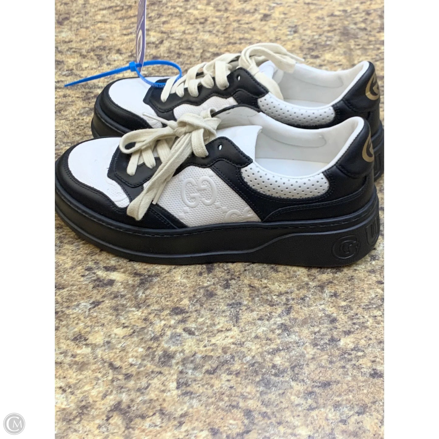 Shoes Luxury Designer By Gucci In Black & White, Size: 9.5