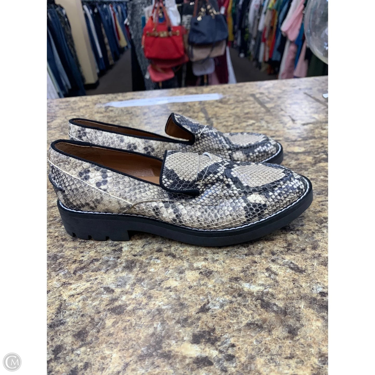 Shoes Flats By Cmf In Snakeskin Print, Size: 6