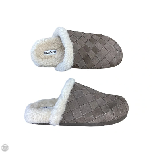 Slippers By Clothes Mentor In Brown