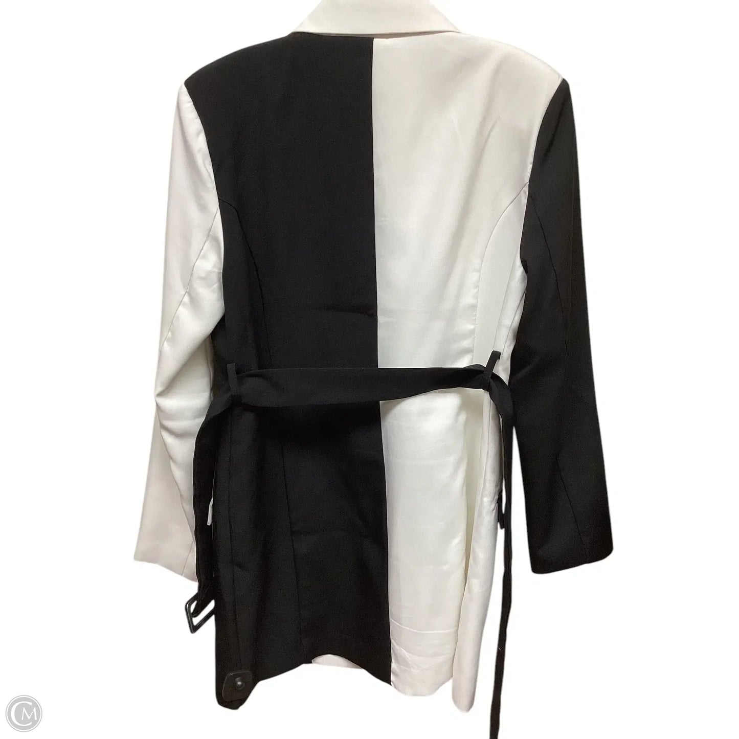 Dress Casual Short By Steve Madden In Black & White, Size: L