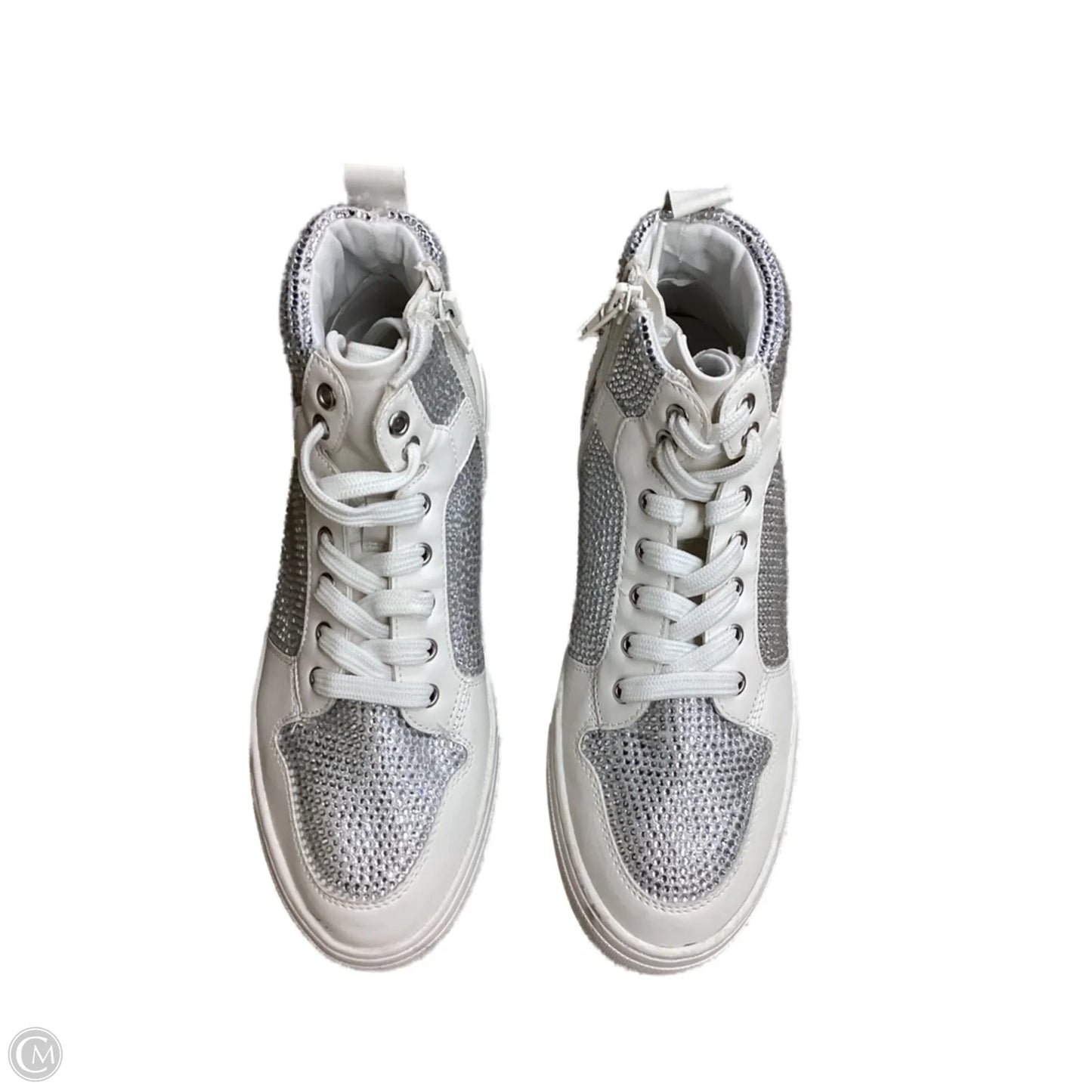 Shoes Sneakers By Steve Madden In Silver & White, Size: 7.5