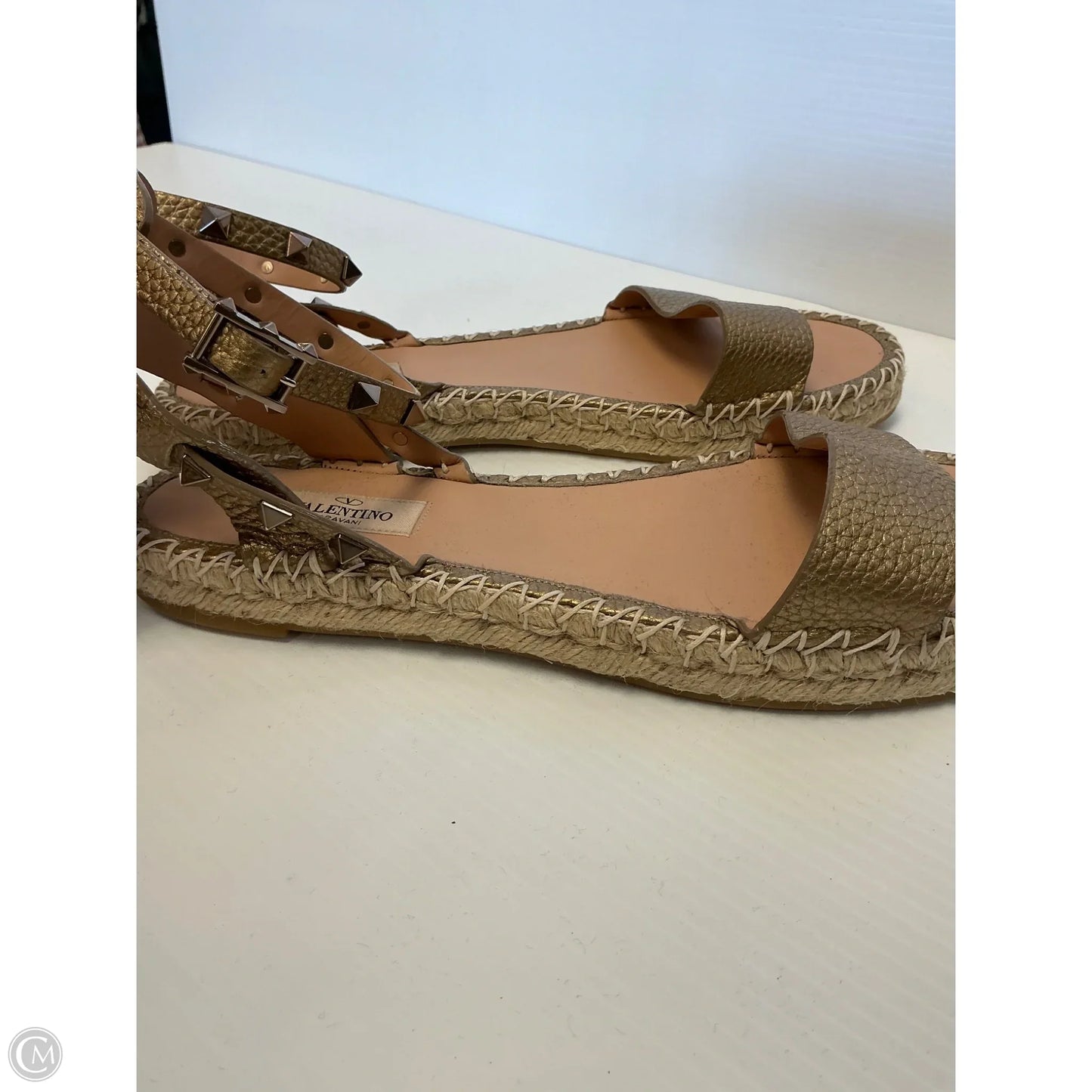 Sandals Designer By Valentino-garavani In Gold, Size: 9