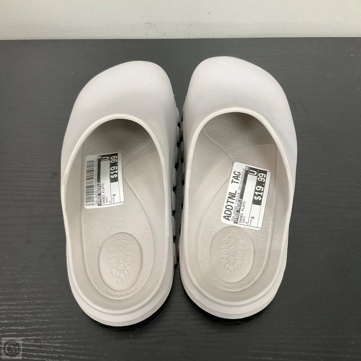 Shoes Flats By Free People In Grey, Size: 6