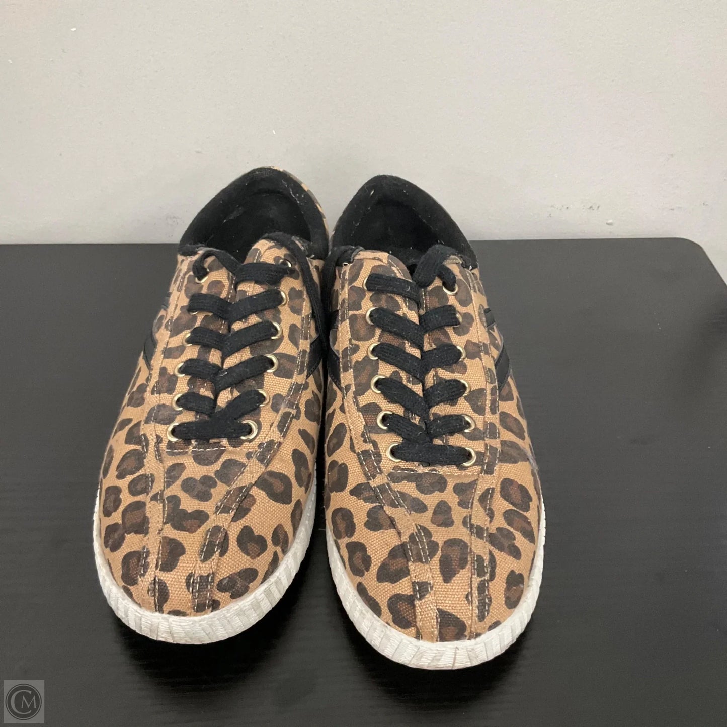 Shoes Sneakers By Clothes Mentor In Animal Print, Size: 8.5