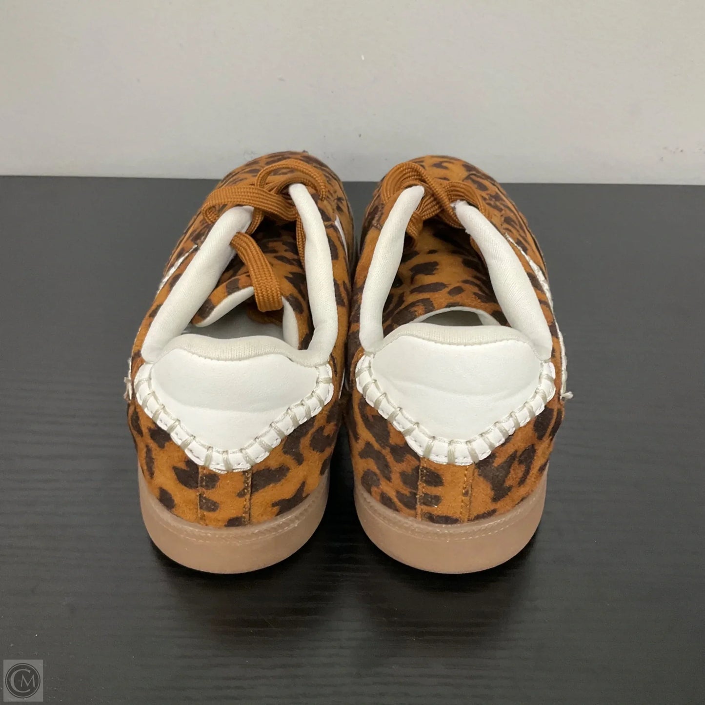 Shoes Sneakers By Clothes Mentor In Animal Print, Size: 7