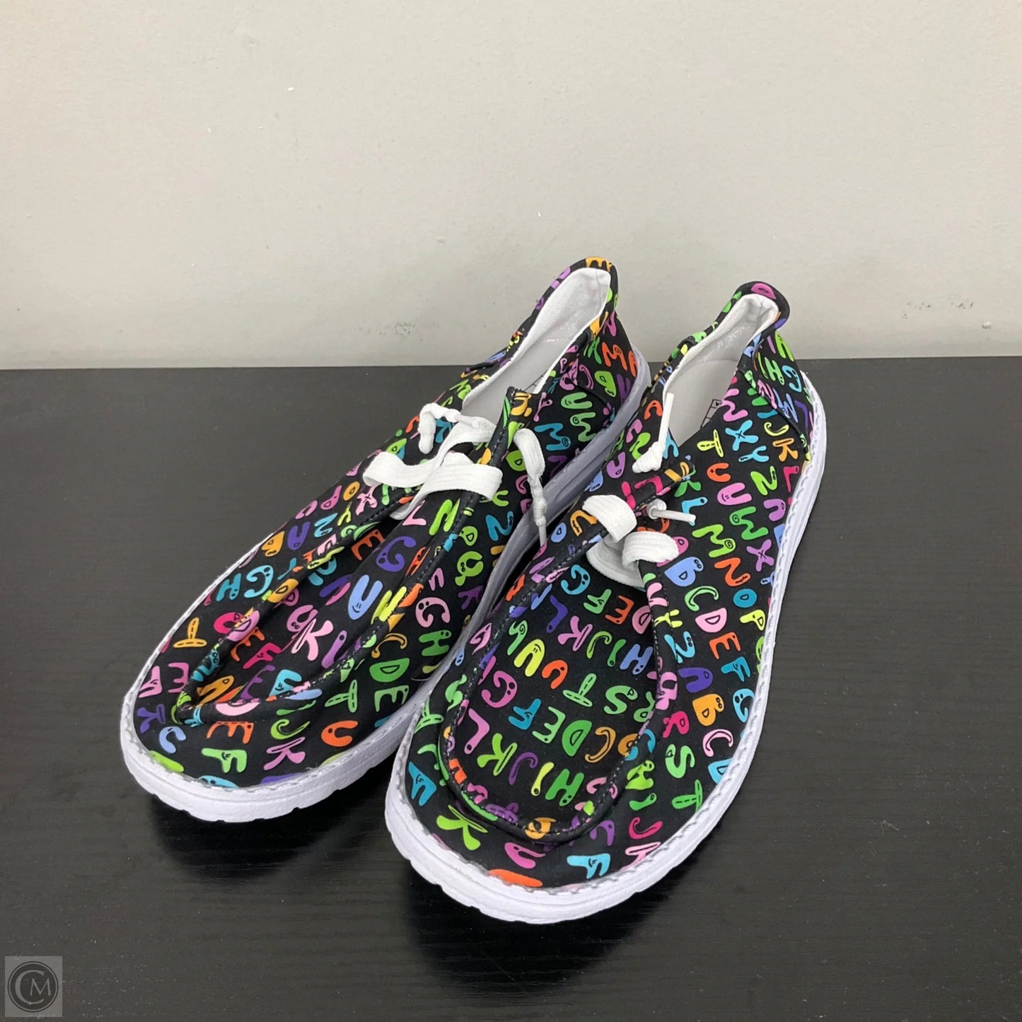 Shoes Sneakers By Clothes Mentor In Black, Size: 9.5