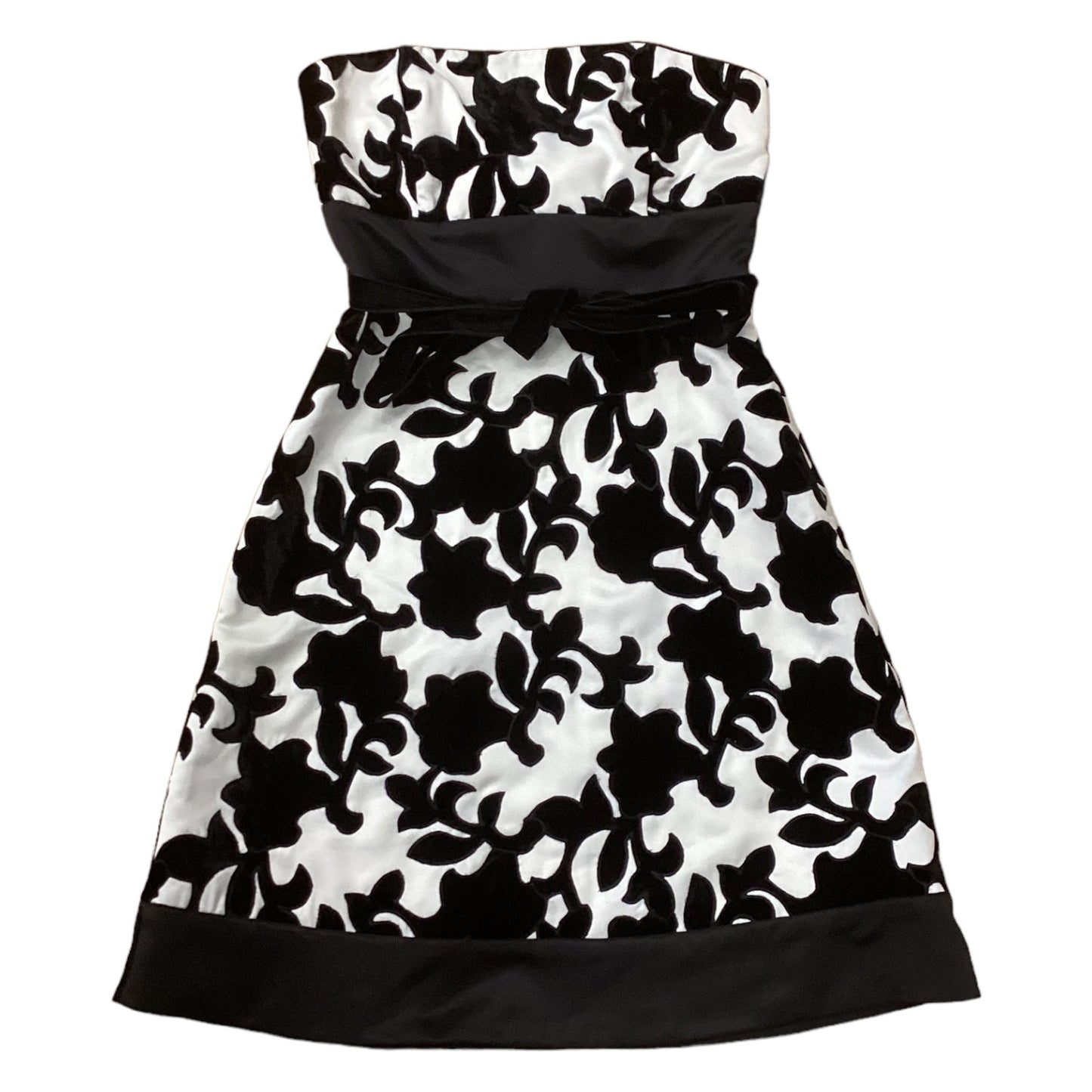 Dress Casual Short By White House Black Market Size: 2