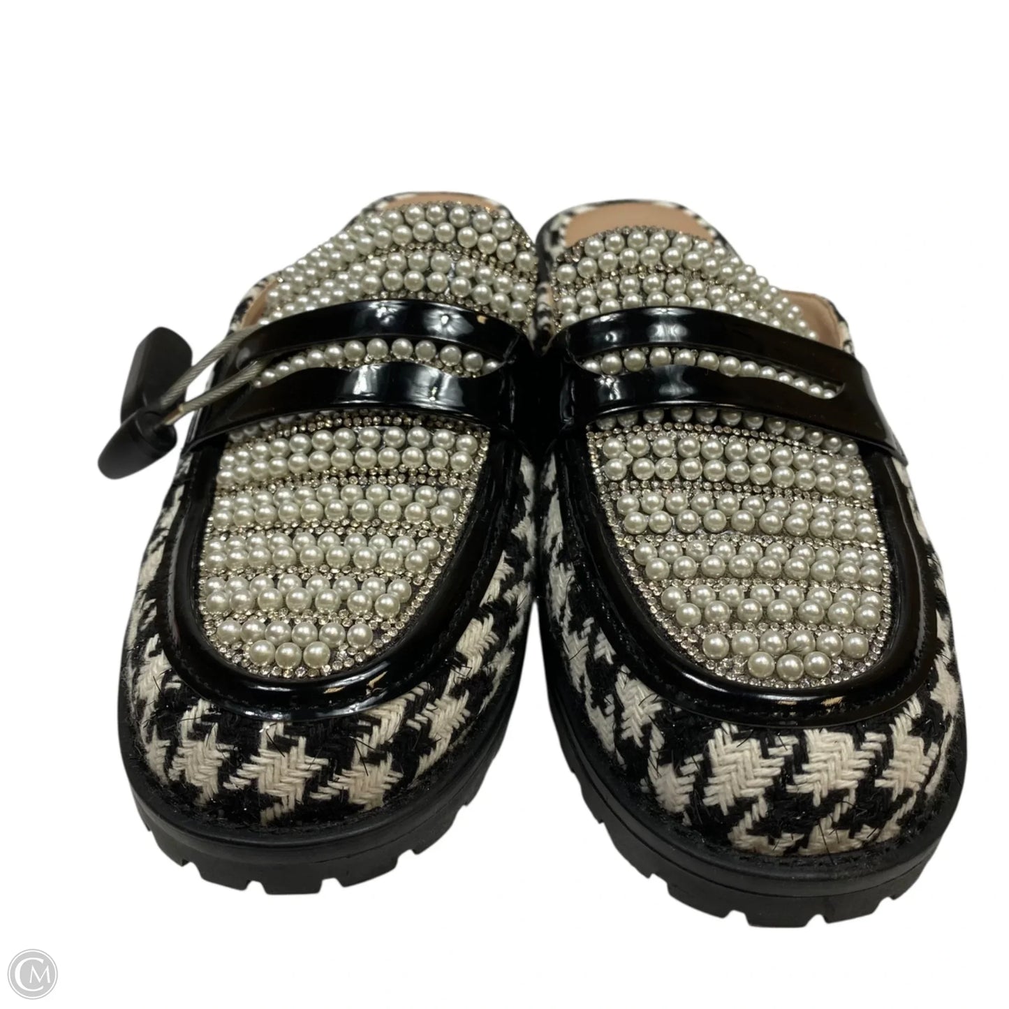 Shoes Flats By Betsey Johnson In Black & White, Size: 7.5