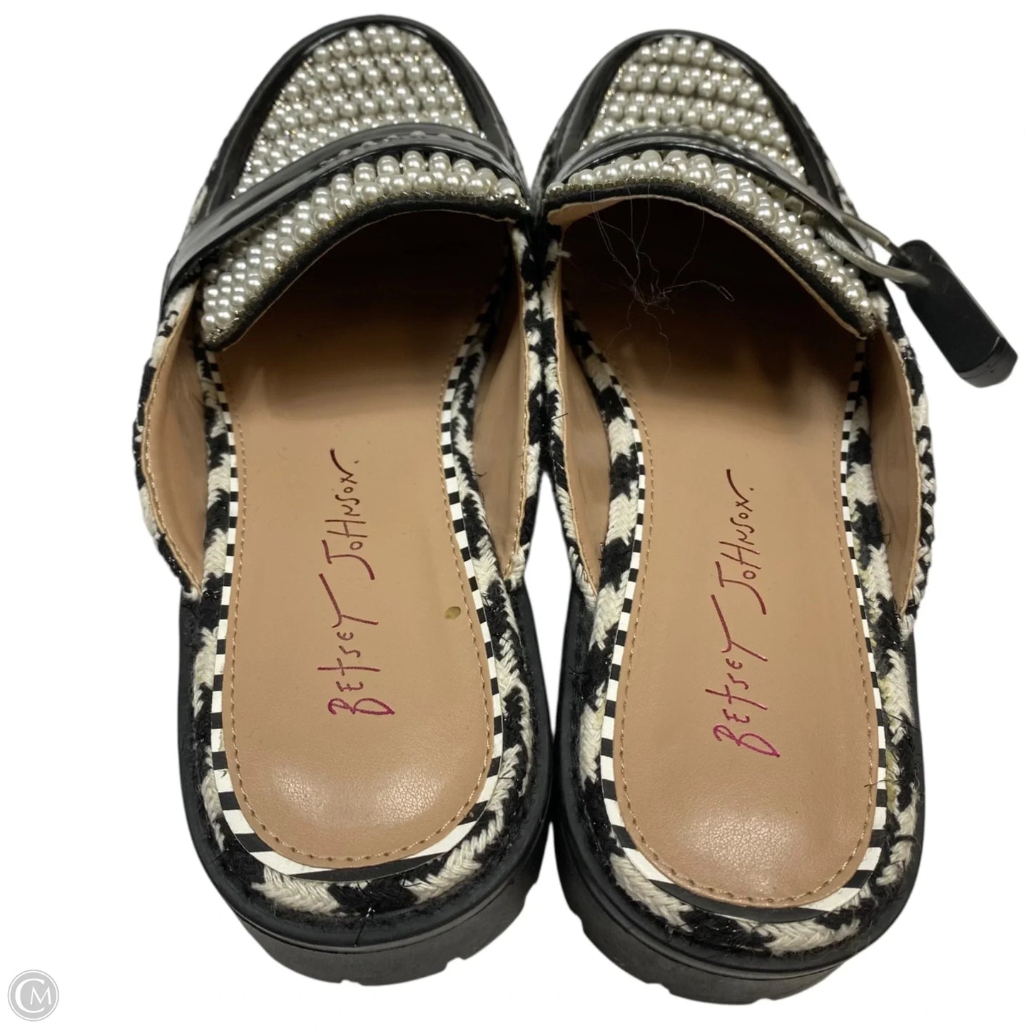 Shoes Flats By Betsey Johnson In Black & White, Size: 7.5