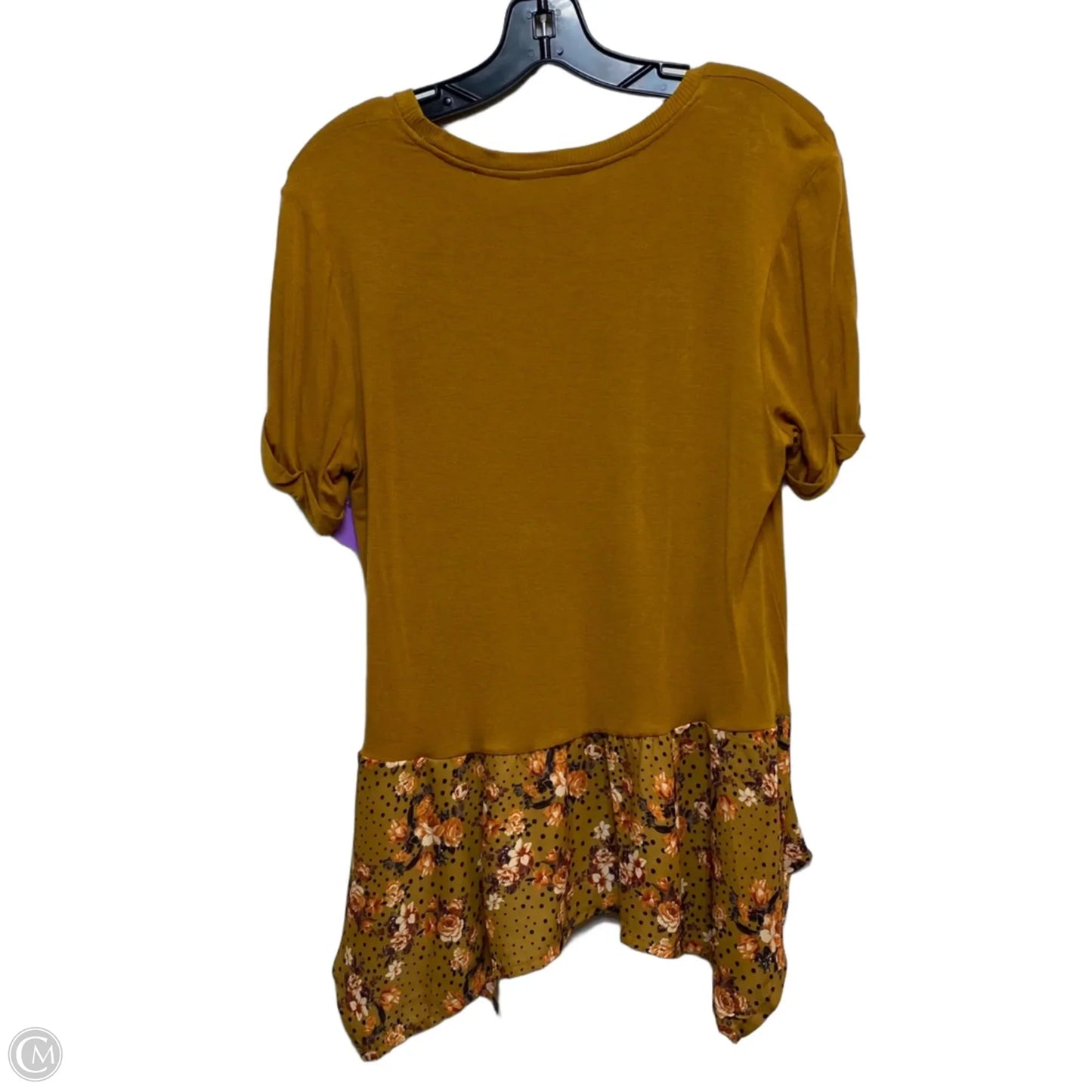 Top Short Sleeve By Belle Du Jour In Yellow, Size: L
