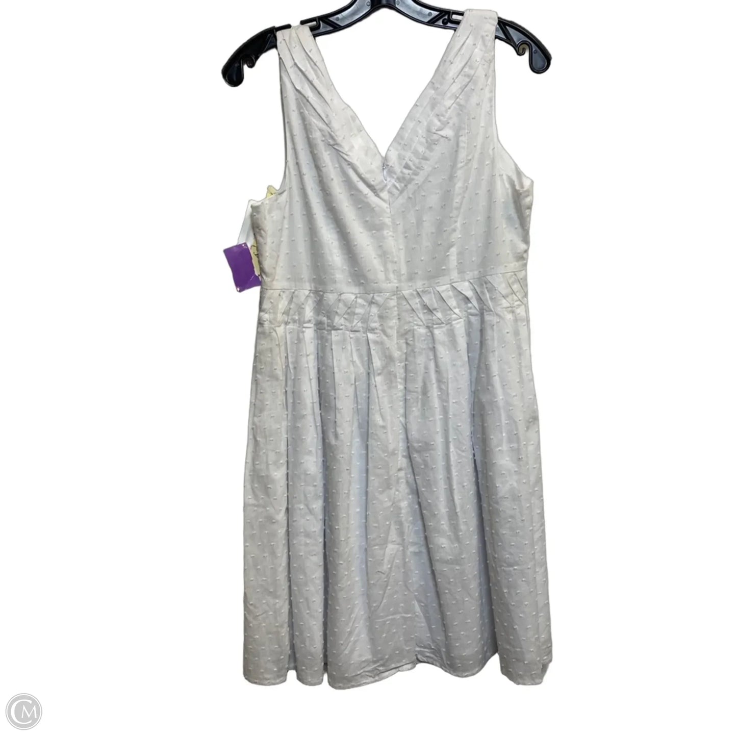 Dress Casual Short By Esley In White, Size: L