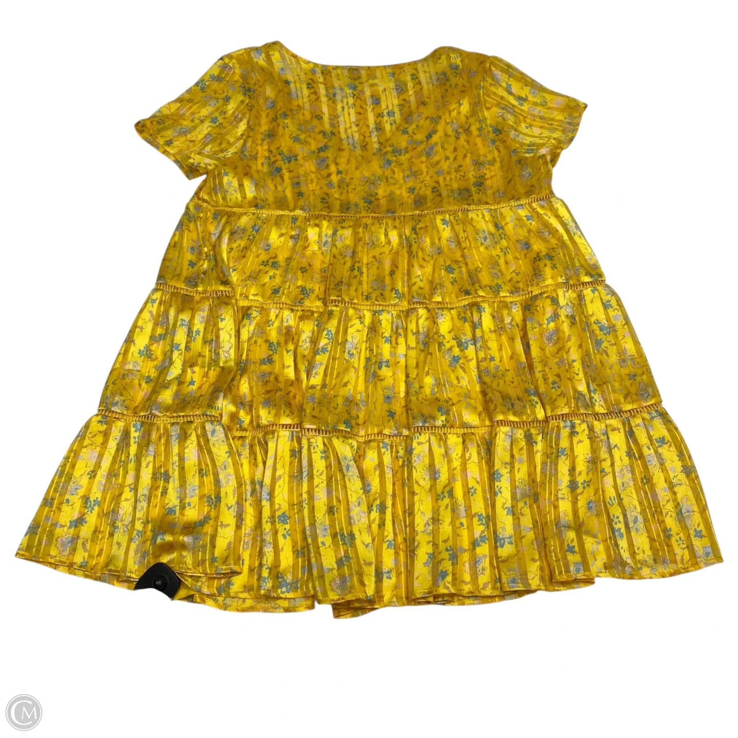Dress Casual Short By Urban Outfitters In Yellow, Size: M