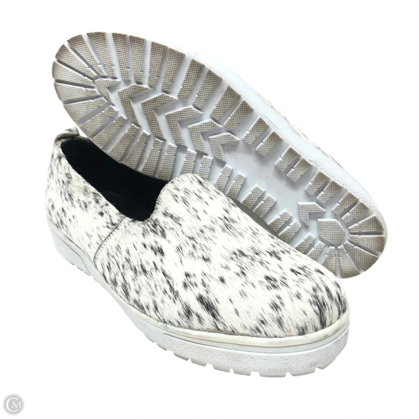 Shoes Flats By Cmb In Grey & White, Size: 8