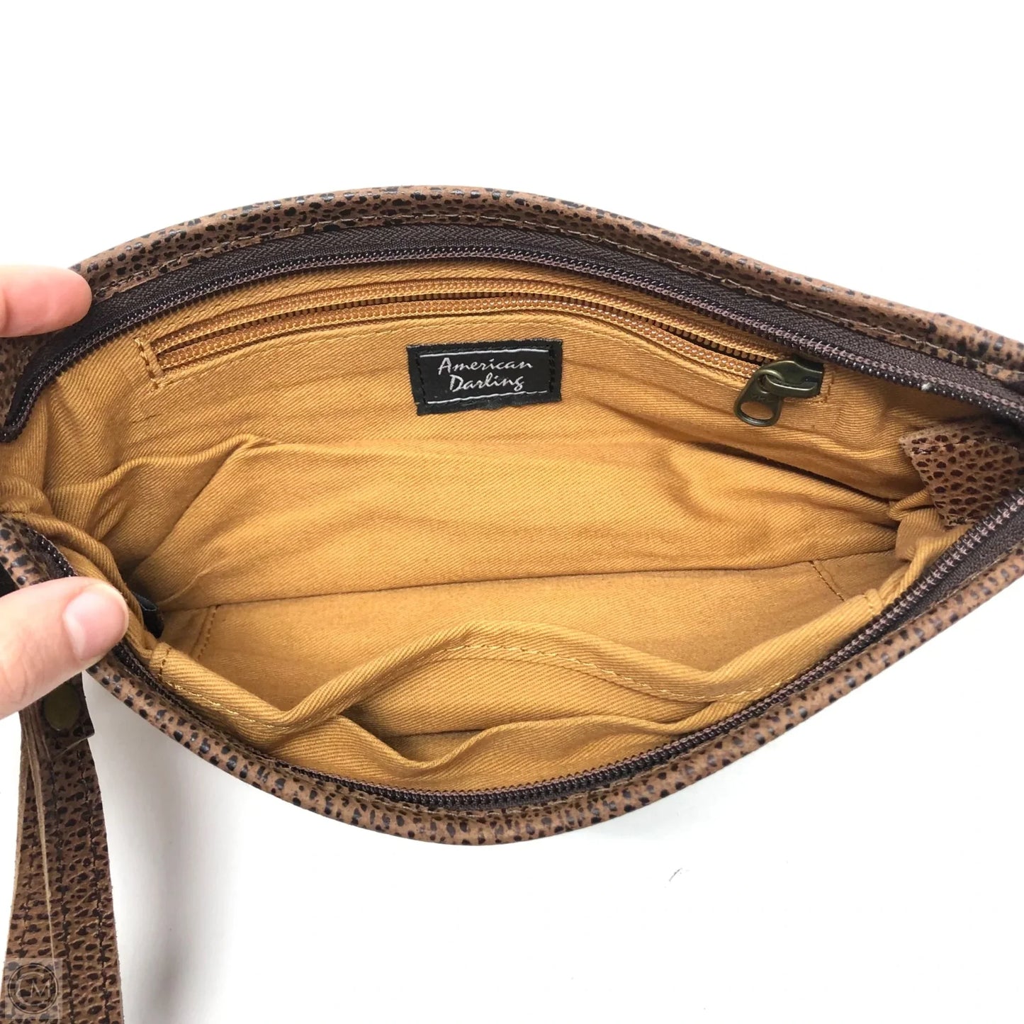 Wristlet Leather By Clothes Mentor, Size: Medium