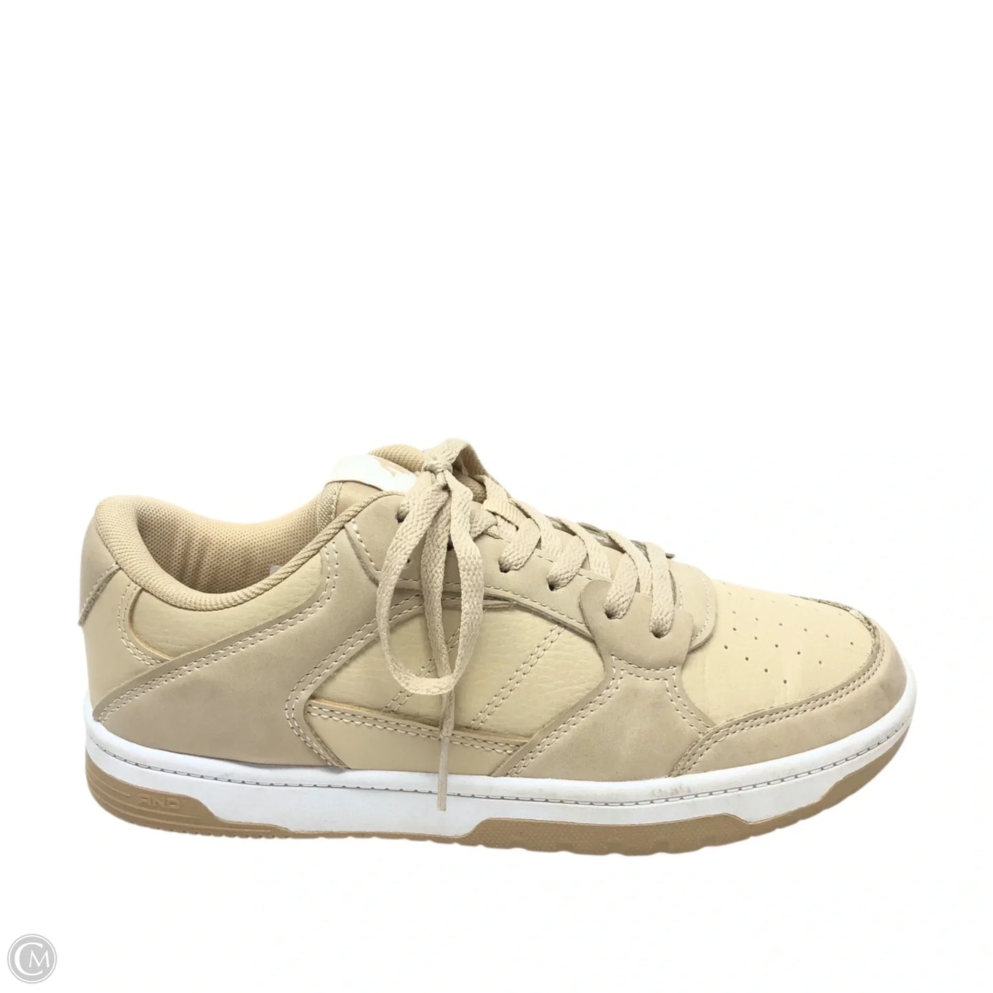 Shoes Sneakers By Clothes Mentor In Cream, Size: 6