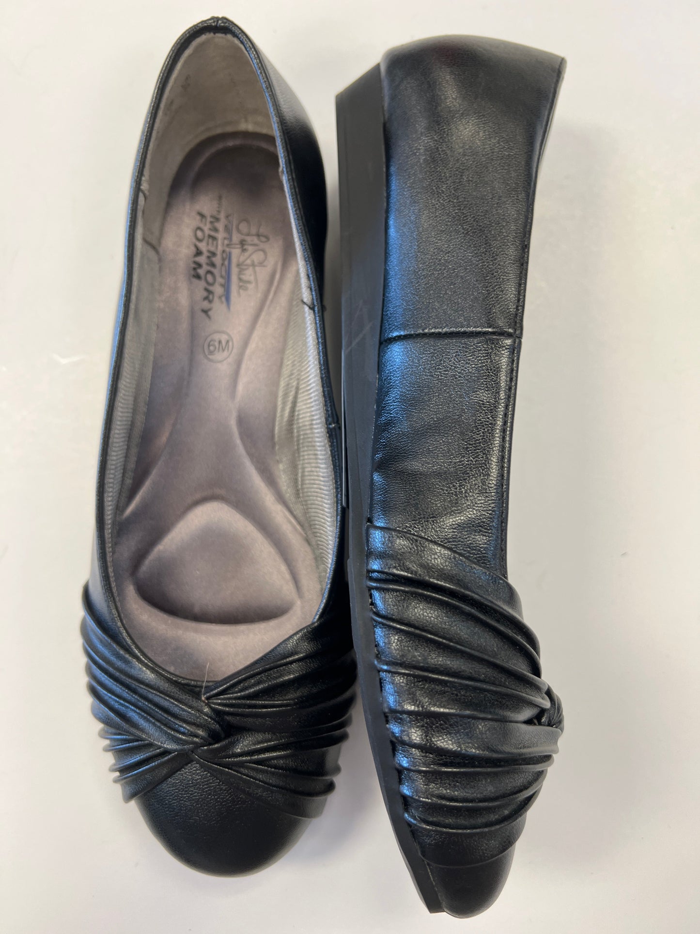 Shoes Flats By Life Stride Size: 6