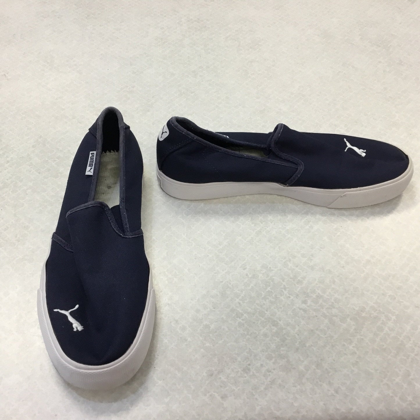 Shoes Flats By Puma Size: 8