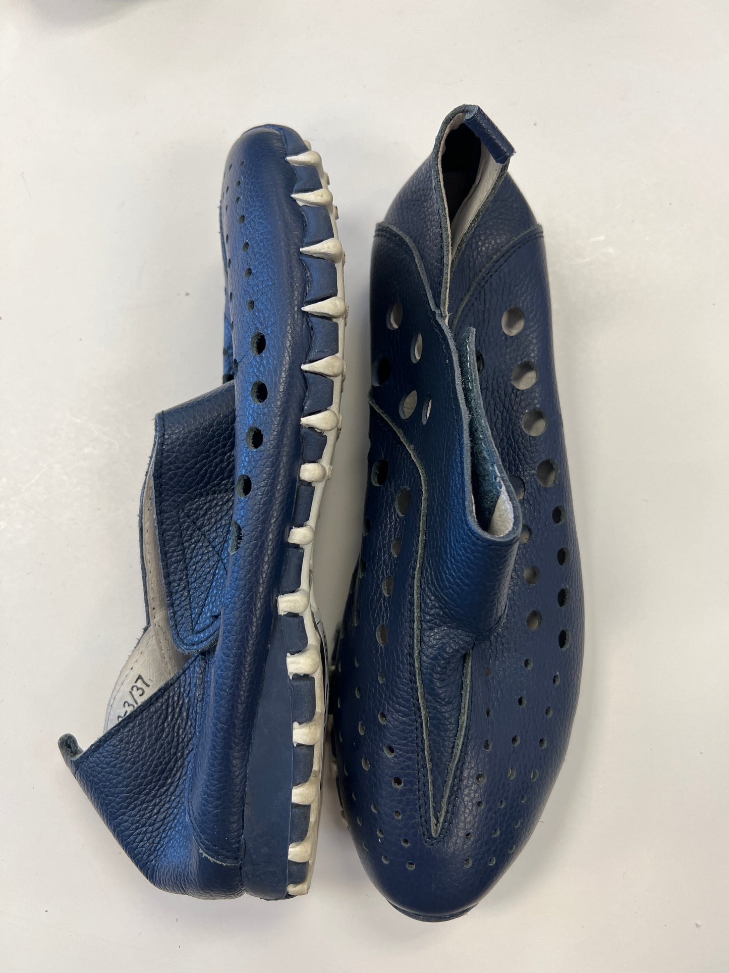 Shoes Athletic By Cmb Size: 7